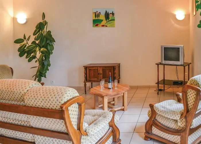 Three-bedroom In Ferienhaus Montfaucon (Lot)