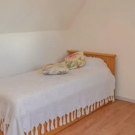 3 Bedroom Cozy In Casa de Férias Montfaucon (Lot)