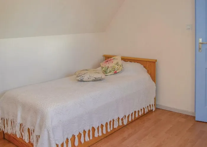 Three-bedroom In 別荘 Montfaucon