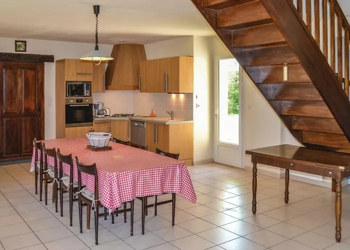 別荘 Three-bedroom In *